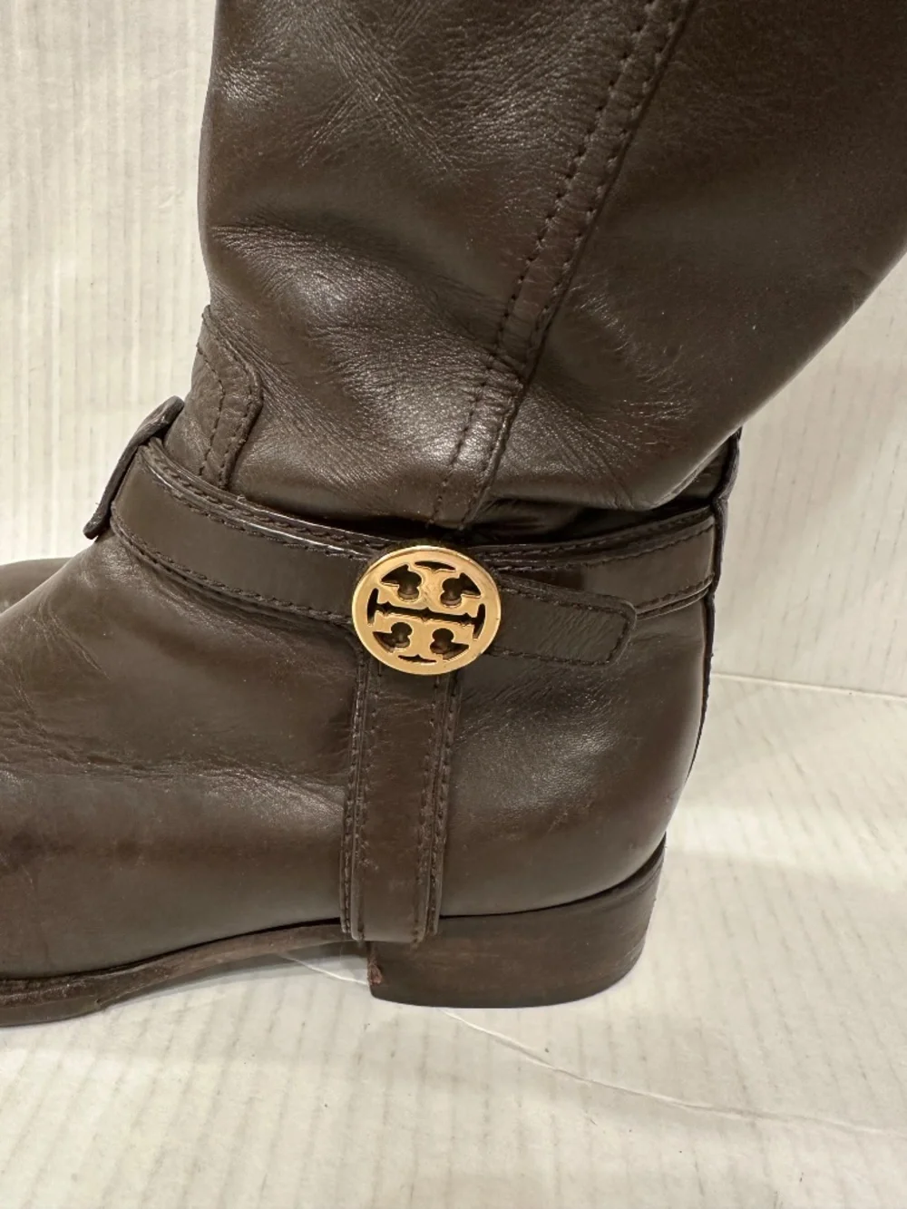 Tory‎ Burch size 7 Tall Brown Leather Boots gold logo zippered